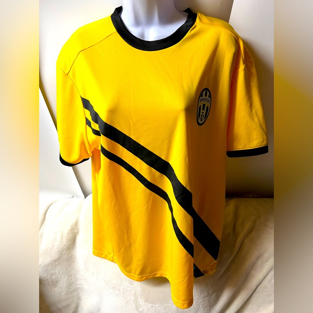 JUVENTUS Futbol Club Yellow Black Soccer Jersey Shirt Jersey Adult Size XL